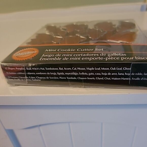 Wilton Mini Cookie Cutter Set - Picture 4 of 7